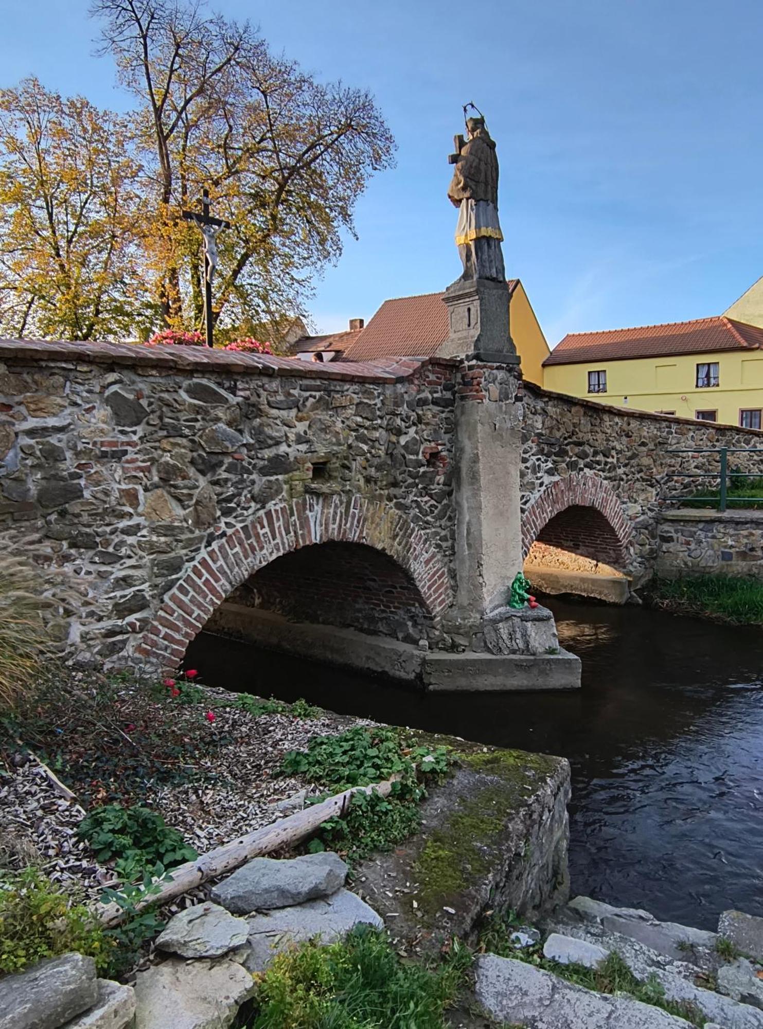 Chaloupka U Mostu Sv Jana V Centru Vodnan Vodňany Esterno foto